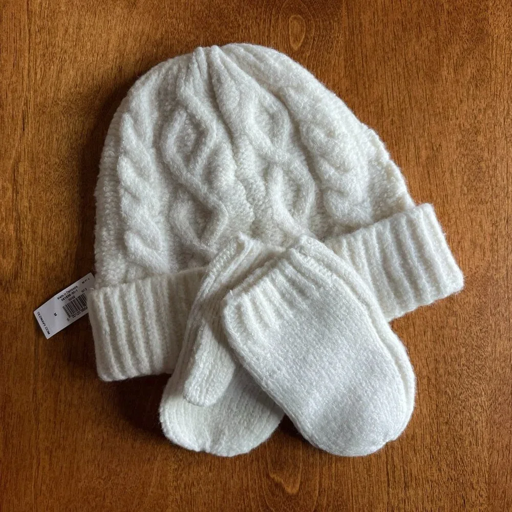 Old Navy toddler mittens and hat set M NWT